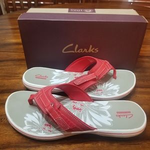 Clarks flip flops